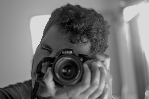 
          "Tento Esconder o Olho"<br>
          November 10, 2024<br>
          NIKON D3200<br>
          50 mm, f/9/5, 1/160 s, ISO400
          